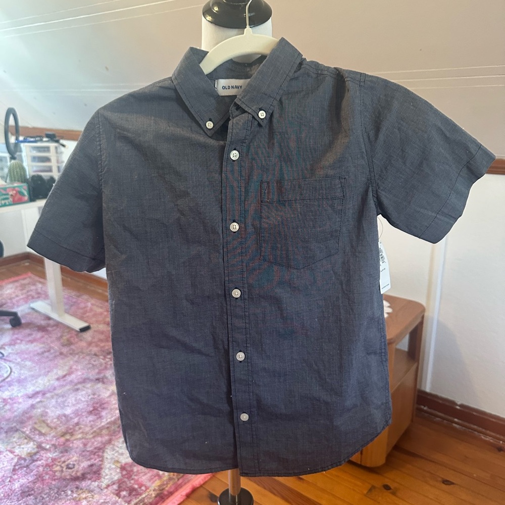 Old Navy Boys new with tags chambray Kids Blue Short Sleeve button down Shirt